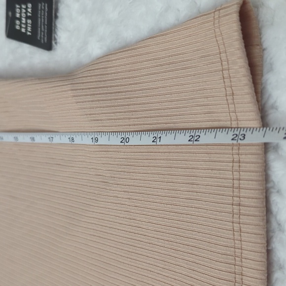 Express Puff Sleeve Top - Picture 6 of 8